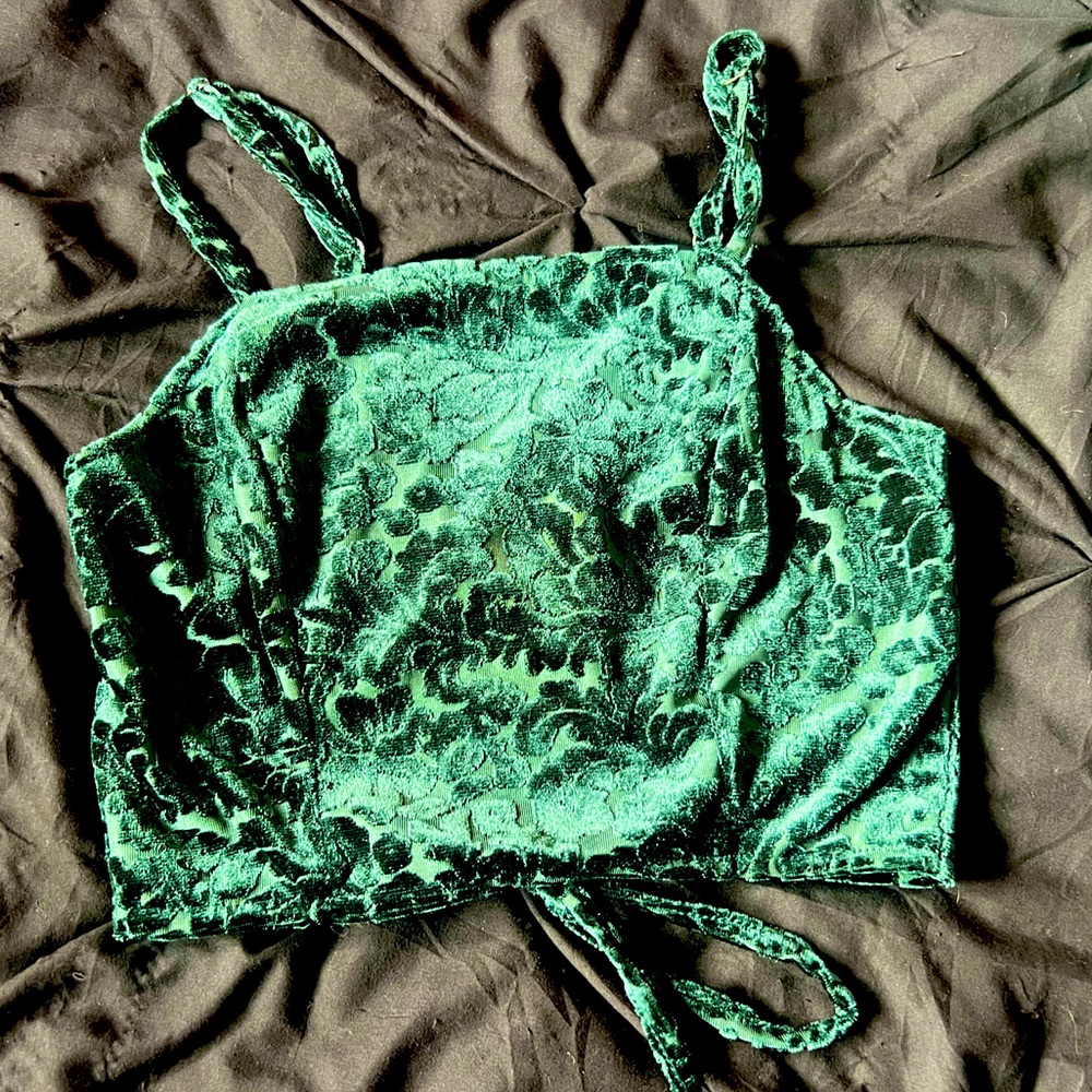 Luxurious green crop top